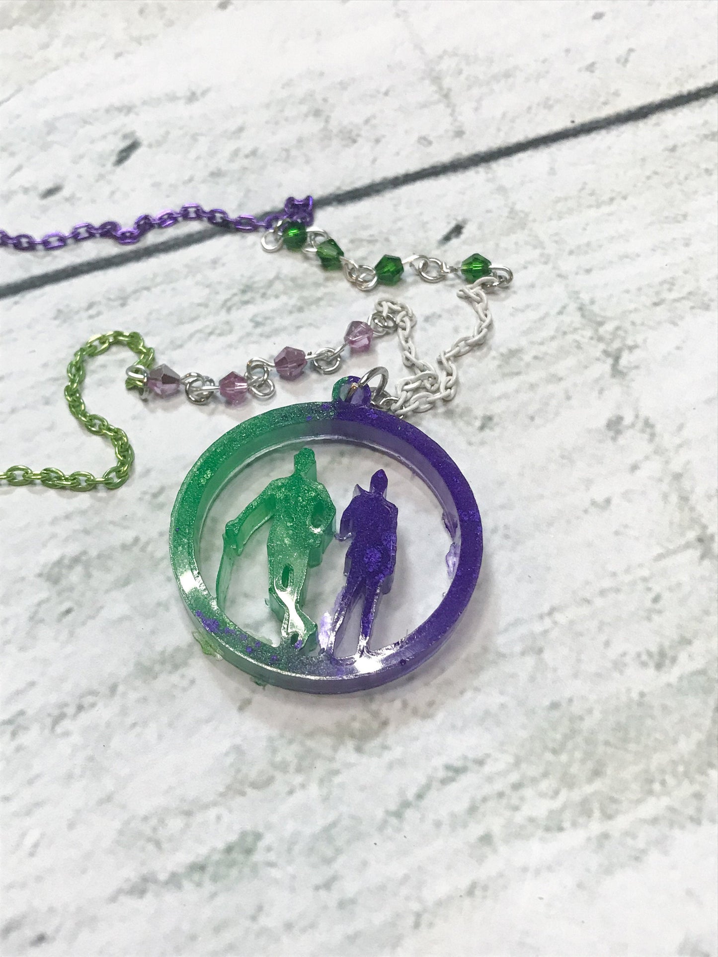 Nygmobblepot Resin Circle Necklace